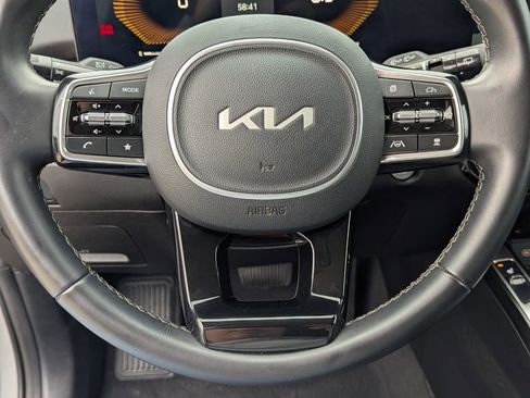 Used 2025 Kia Sorento S FWD image 5