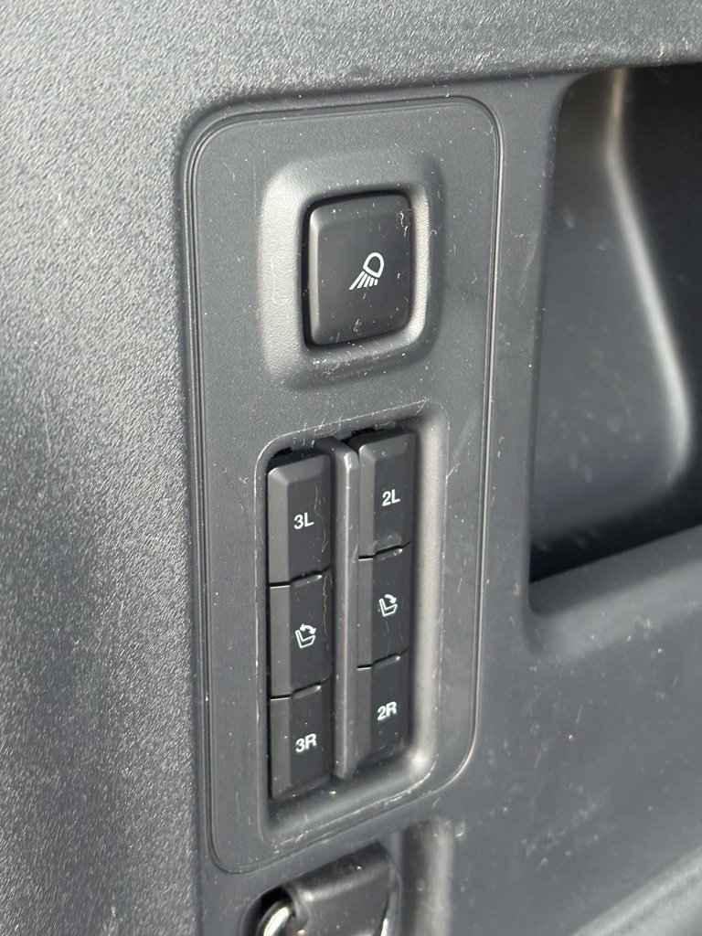 Used 2025 Ford Expedition Platinum w/ Driver's Package AWD/4WD image 10