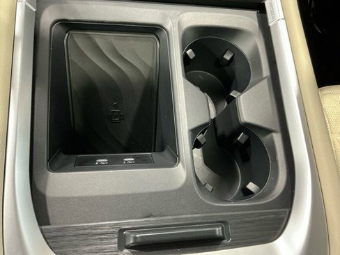 Used 2025 Nissan Armada Platinum Reserve image 25