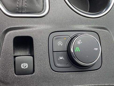 Certified 2023 Chevrolet Traverse Premier w/ LPO, Floor Liner Package FWD image 27