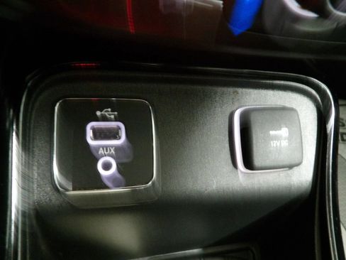 Used 2018 Jeep Compass Limited w/ Navigation Group FWD image 22