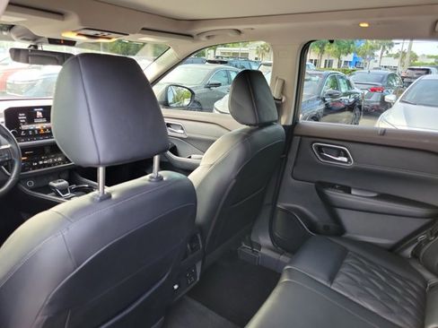 Used 2023 Nissan Rogue Platinum w/ Platinum Premium Package AWD/4WD image 13