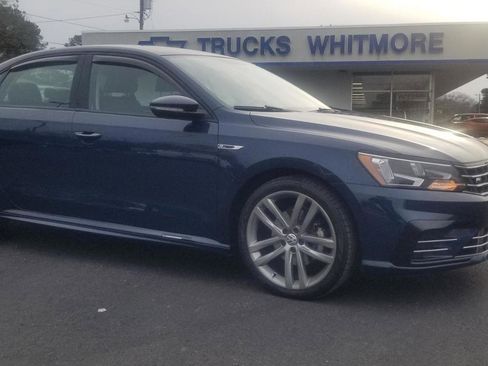 Used 2018 Volkswagen Passat 2.0T S image 2