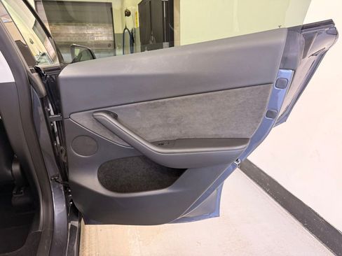 Used 2023 Tesla Model Y Long Range AWD/4WD image 22