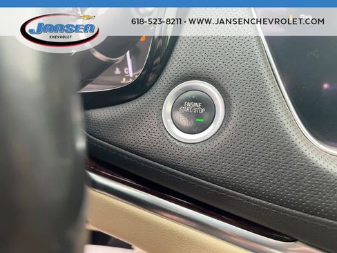 Used 2018 Cadillac XT5 Luxury w/ Driver Awareness Package FWD image 16