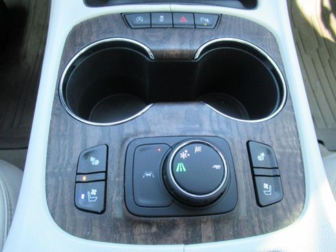 Used 2021 GMC Acadia Denali w/ Denali Technology Package FWD image 26
