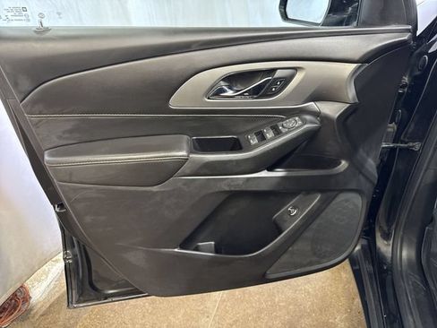 Used 2020 Chevrolet Traverse LT FWD image 23