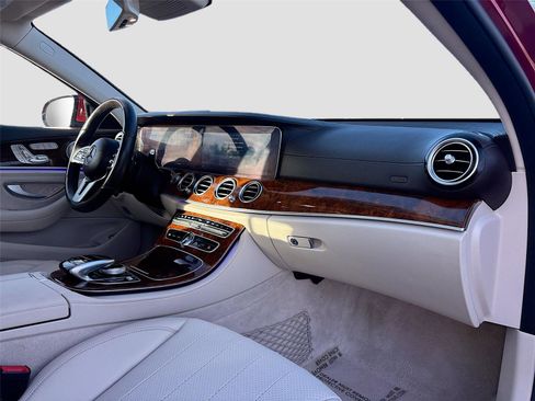 Used 2020 Mercedes-Benz E 350 4MATIC Sedan image 33