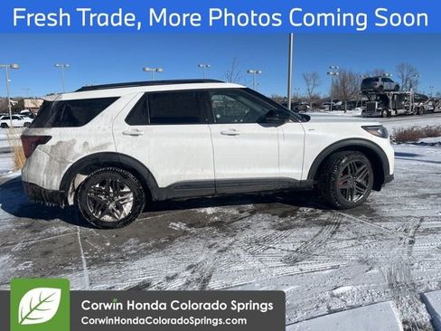 Used 2025 Ford Explorer ST-Line w/ ST-Line Street Pack image 4