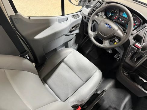 Used 2018 Ford Transit 150 XL RWD image 52