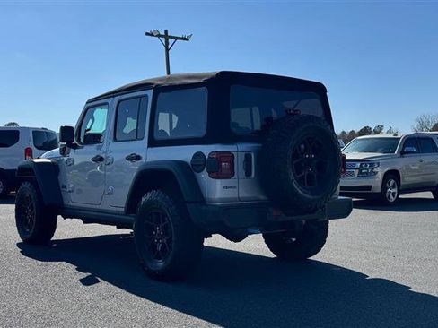 Used 2024 Jeep Wrangler Willys image 7