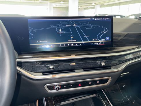 Used 2024 BMW X7 xDrive40i w/ Premium Package AWD/4WD image 28