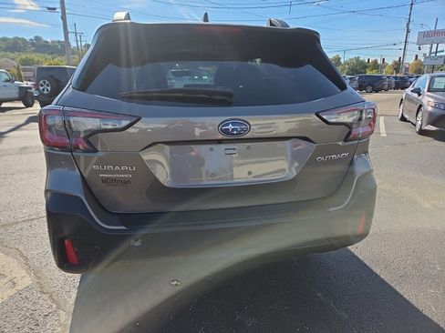 Used 2022 Subaru Outback Premium w/ Popular Package #1 image 5