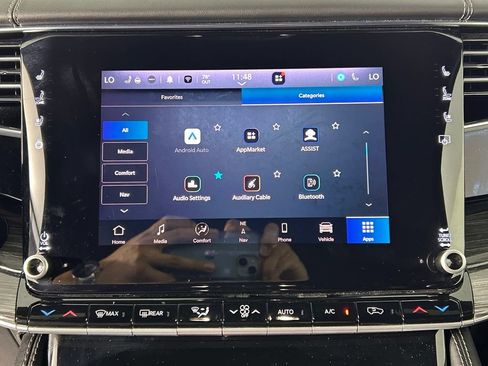 Used 2022 Jeep Wagoneer Series III w/ Rear Seat Video Group 1 AWD/4WD image 23