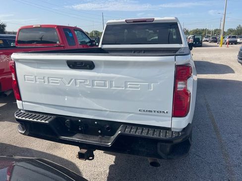 Used 2022 Chevrolet Silverado 2500 Custom w/ Custom Value Package AWD/4WD image 3