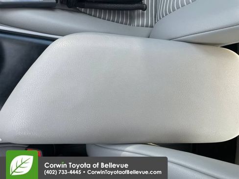 Used 2019 Toyota Camry SE FWD image 15