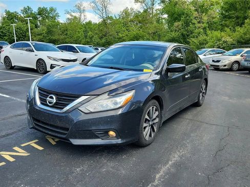 Used 2016 Nissan Altima 2.5 SV FWD image 4