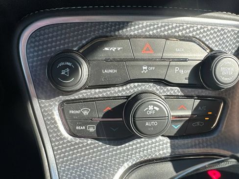 Used 2015 Dodge Challenger SRT Hellcat RWD image 20