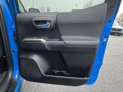 Used 2020 Toyota Tacoma TRD Sport image 14