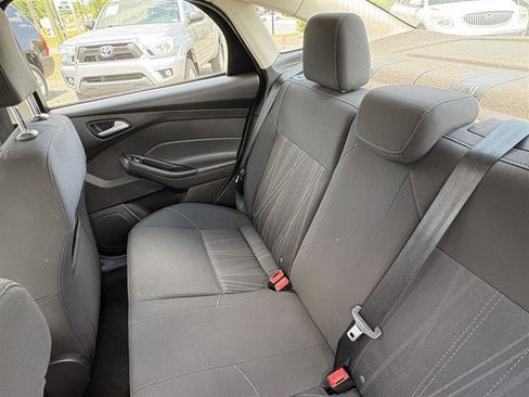 Used 2016 Ford Focus SE FWD image 13