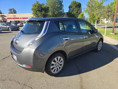 Used 2017 Nissan Leaf S w/ Charge Package FWD image 5
