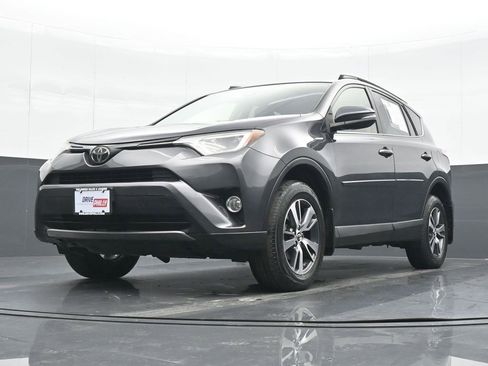Used 2018 Toyota RAV4 XLE image 16