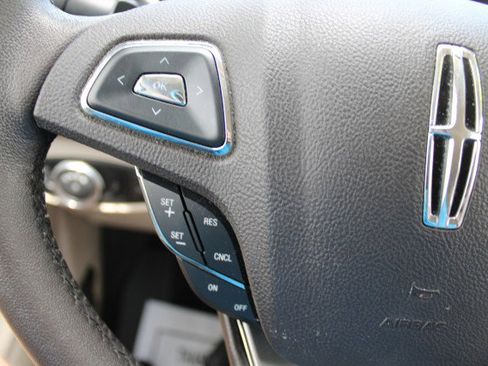 Used 2018 Lincoln MKC Premiere FWD image 26