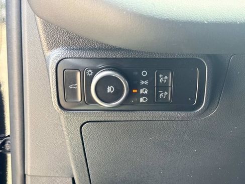 Used 2025 Ford Explorer ST-Line w/ ST-Line Street Pack AWD/4WD image 29