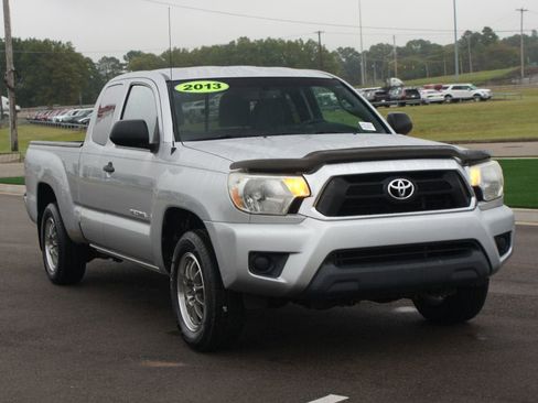 Used 2013 Toyota Tacoma 2WD Access Cab image 2