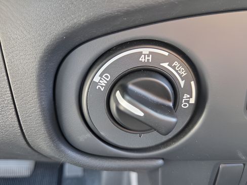 Used 2023 Nissan Frontier PRO-4X w/ Technology Package AWD/4WD image 22