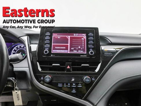 Used 2022 Toyota Camry SE image 13