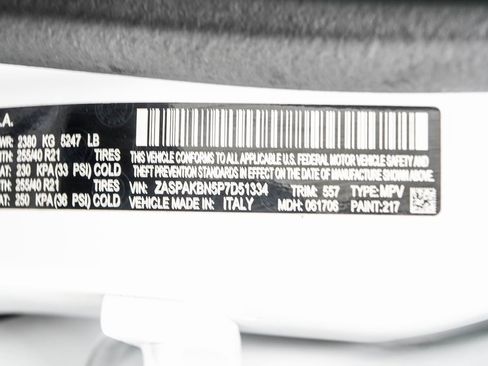 Used 2023 Alfa Romeo Stelvio Veloce image 47