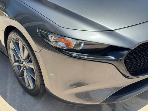Used 2019 MAZDA MAZDA3 Hatchback w/ Preferred Package FWD image 39