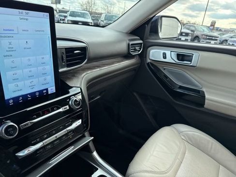 Used 2023 Ford Explorer Platinum w/ Technology Package image 24