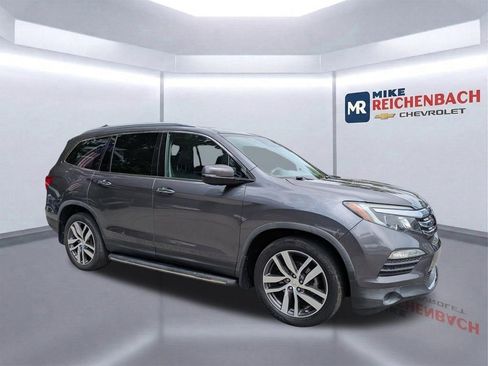 Used 2017 Honda Pilot Elite image 2