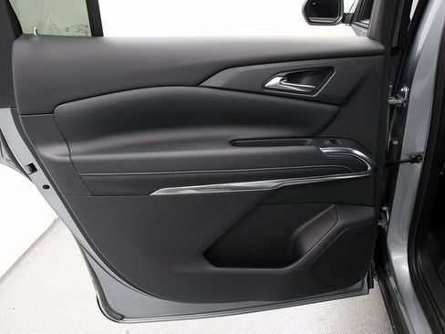 Certified 2024 Chevrolet Traverse LT image 28