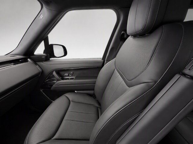 Used 2026 Land Rover Range Rover SE AWD/4WD image 19