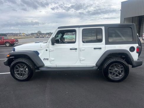 Used 2024 Jeep Wrangler Sport S image 2