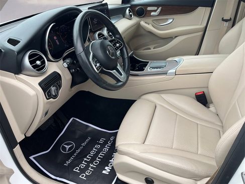 Certified 2022 Mercedes-Benz GLC 300 4MATIC w/ Premium Package Lite image 9