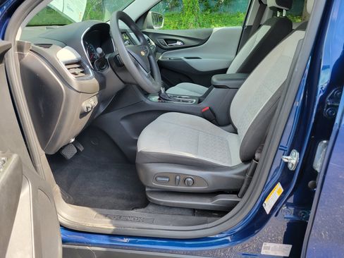 Certified 2022 Chevrolet Equinox LS w/ LS Convenience Package FWD image 24