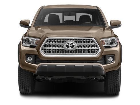 Used 2016 Toyota Tacoma TRD Off-Road AWD/4WD image 7