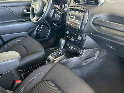 Certified 2023 Jeep Renegade Altitude w/ Convenience Group I AWD/4WD image 16