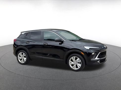 Used 2025 Buick Encore GX Preferred FWD image 2