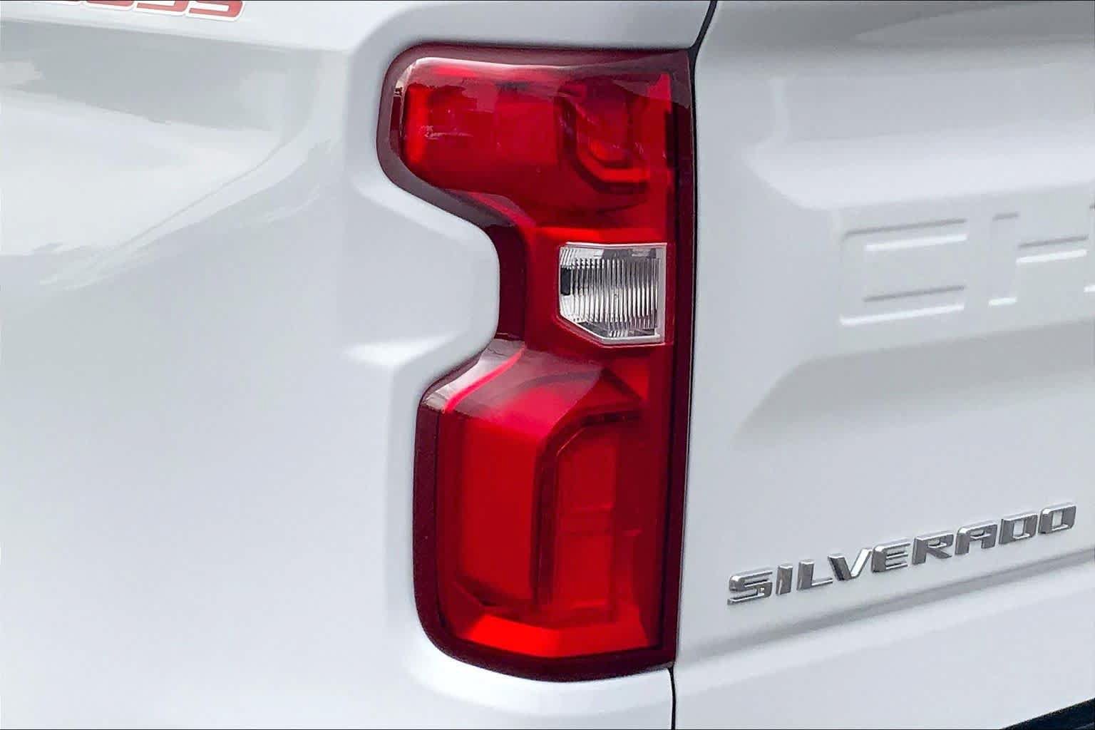 Used 2024 Chevrolet Silverado 1500 LT Trail Boss w/ Convenience Package II AWD/4WD image 29
