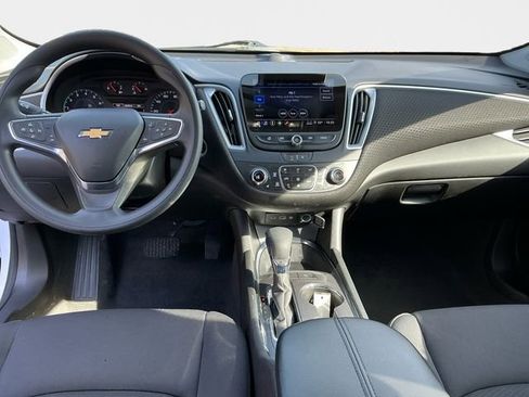Used 2024 Chevrolet Malibu LT image 11