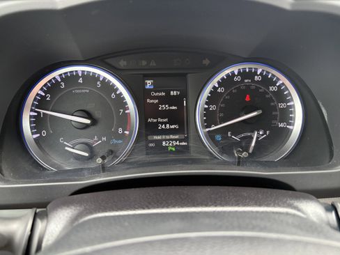Used 2019 Toyota Highlander Limited AWD/4WD image 3