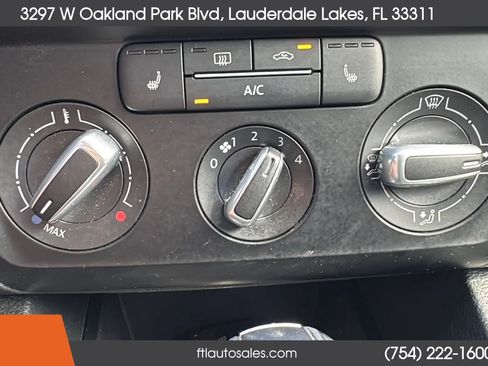 Used 2017 Volkswagen Jetta SE FWD image 55