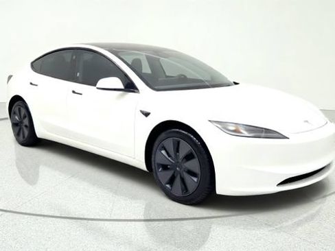 Used 2025 Tesla Model 3 RWD image 1