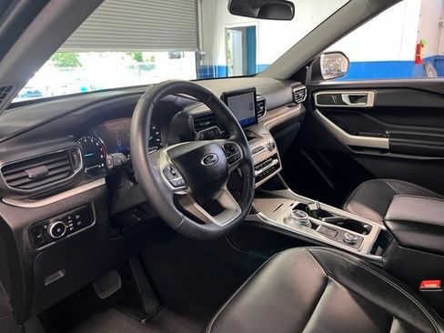 Used 2023 Ford Explorer XLT w/ Equipment Group 202A AWD/4WD image 22