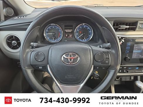 Used 2018 Toyota Corolla LE image 28